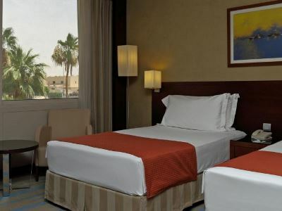 فندق هوليداي إن ازدهار 4*