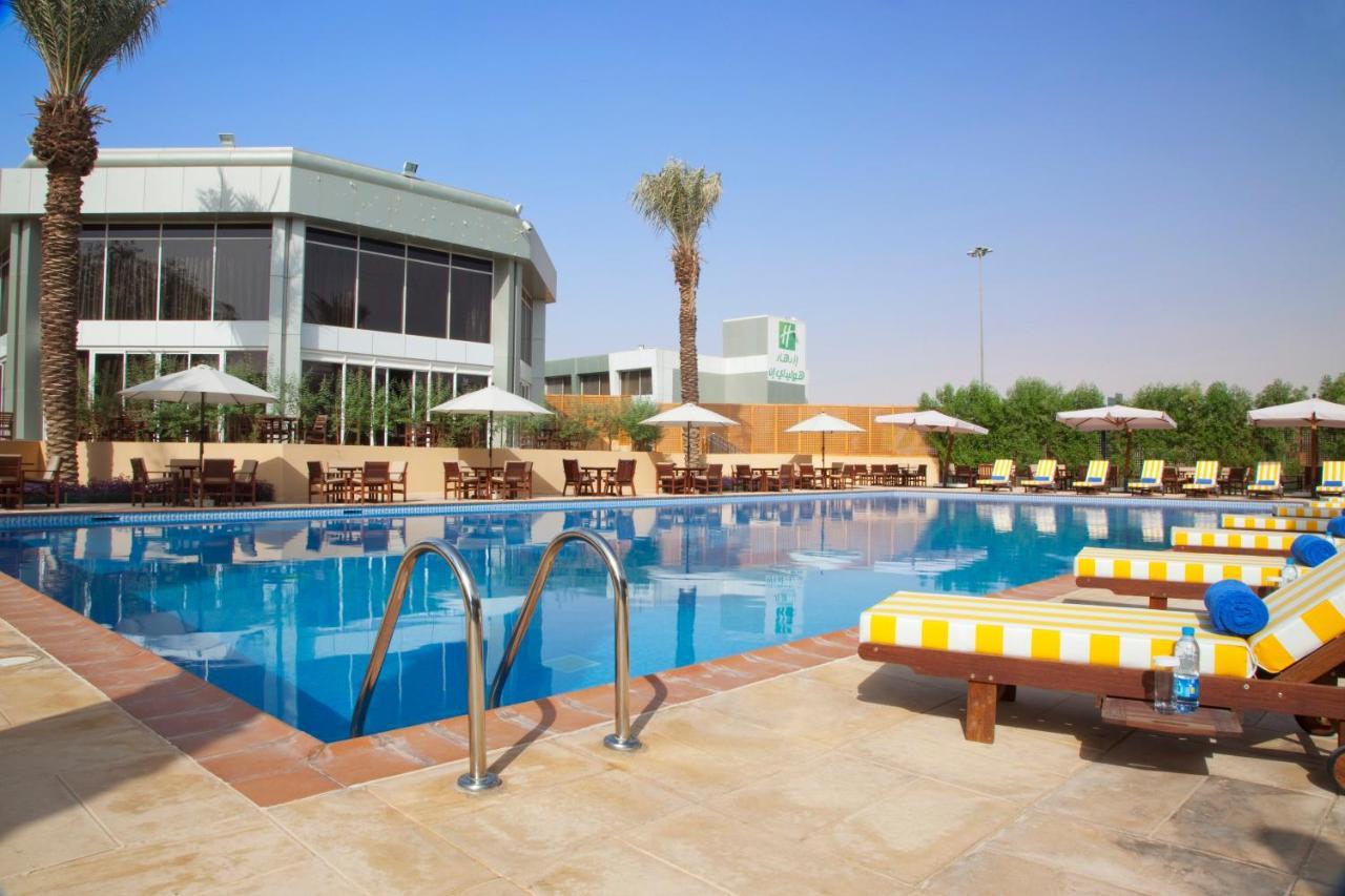 هوليداي إن ازدهار 4*